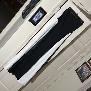 NWT- Black & White Gala formal, Fully Lined, w/belt & straps!